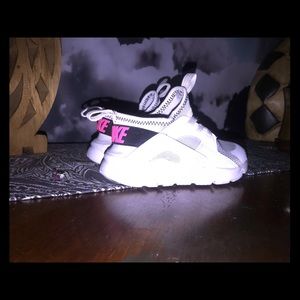 Girls Nike sneakers size 9c